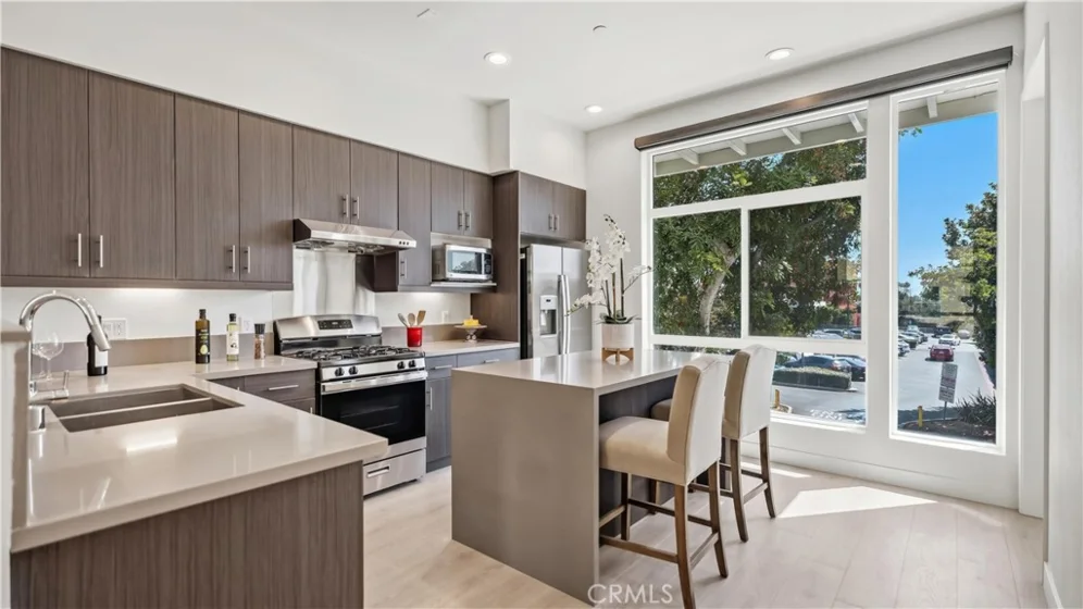 15 S Chapel Avenue #B photo 24
