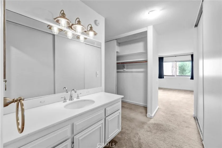 5334 Lindley Avenue #219 photo 25