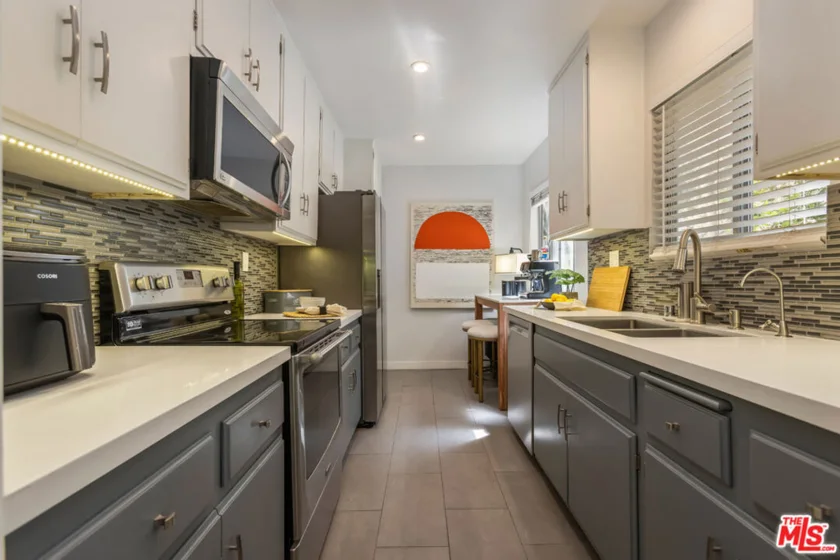 1045 N Kings Road #107 photo 9