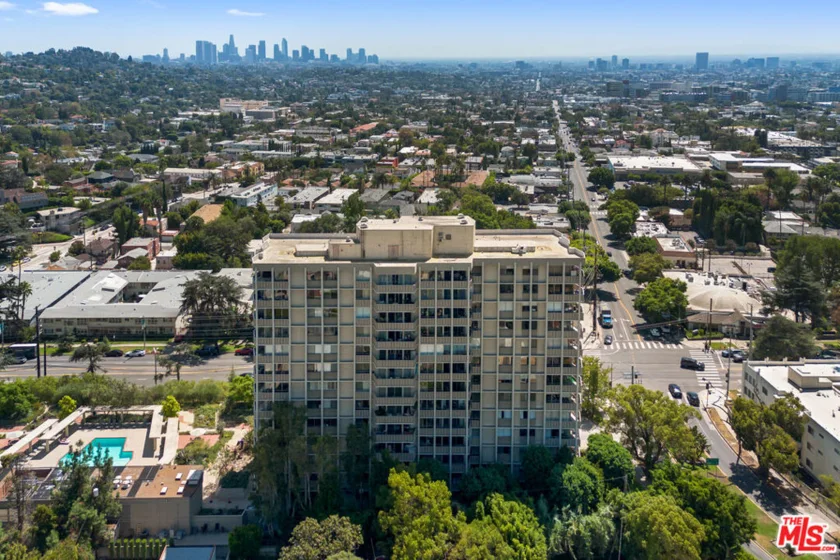 4455 Los Feliz Boulevard #1105 photo 3