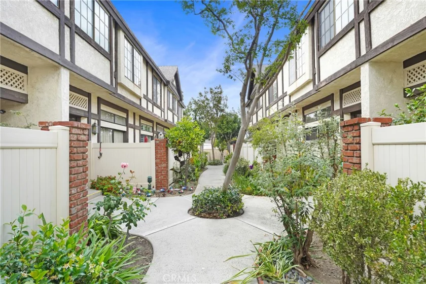 20737 Roscoe Boulevard #203 photo 5