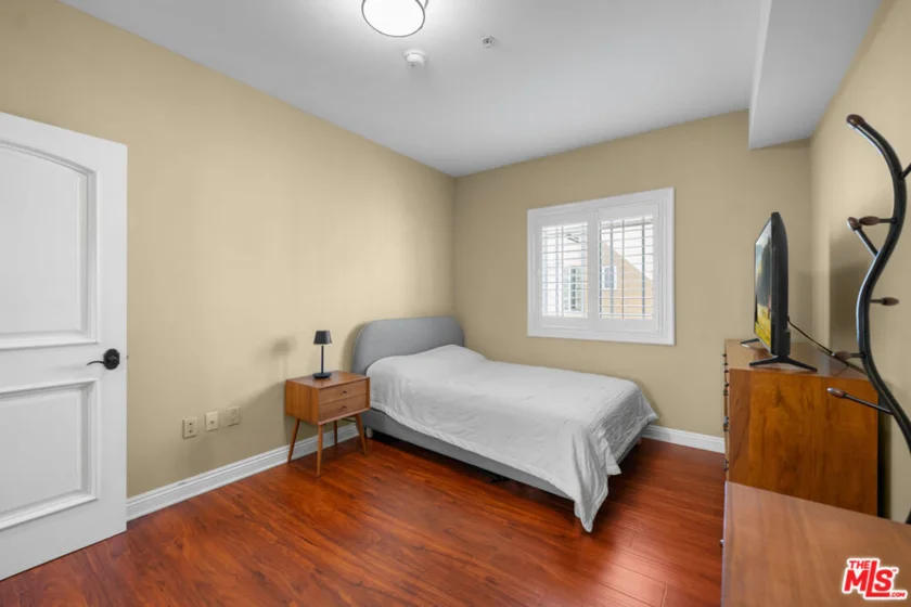 837 Crenshaw Boulevard #204 photo 23