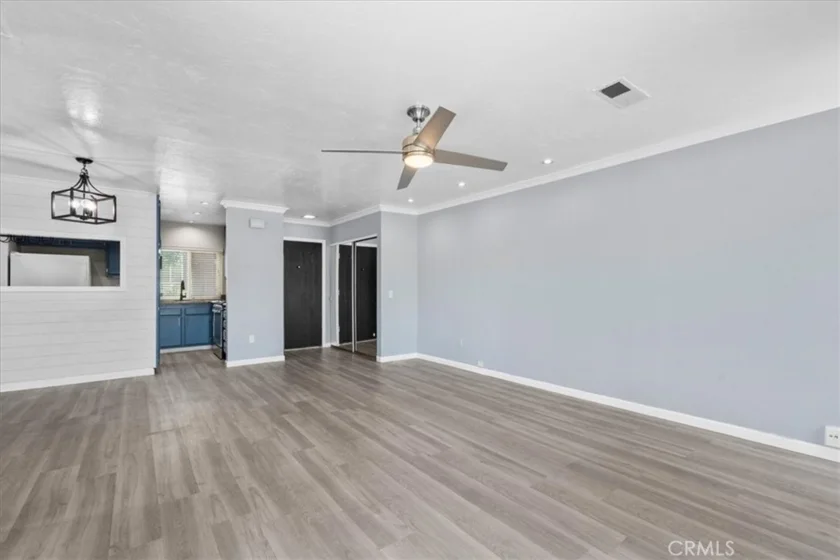 4727 Knickerbocker photo 10