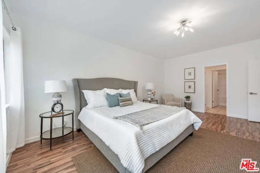 5139 Balboa Boulevard #203 photo 10