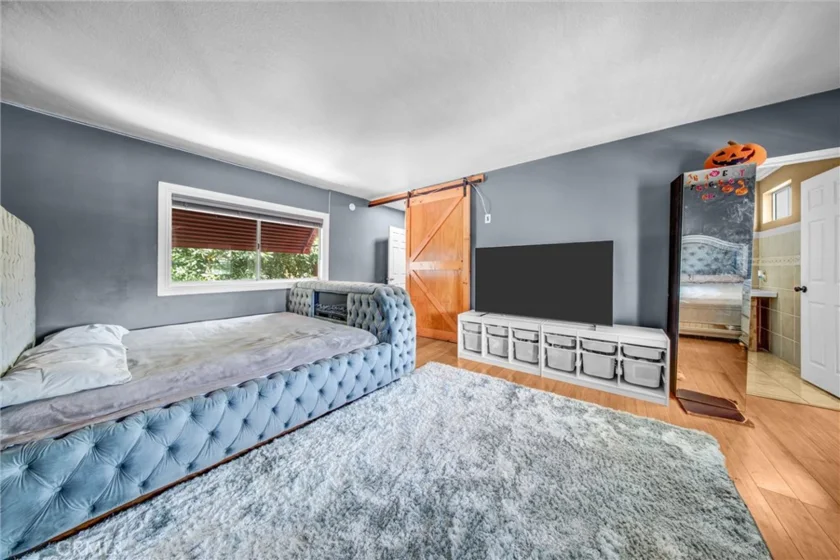 7904 Laurel Canyon #12 photo 11