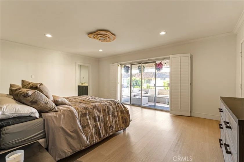 5315 Yarmouth Avenue #104 photo 21