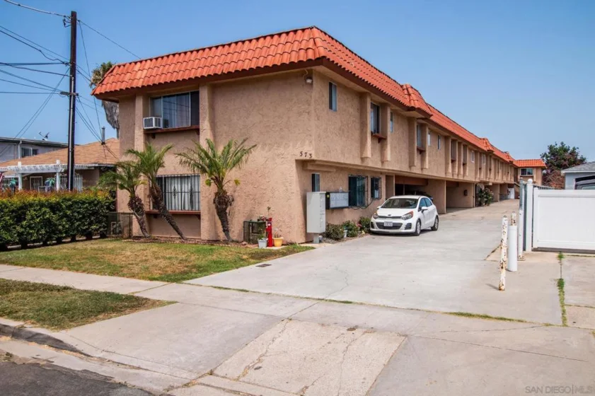 573 Park Way ##6 photo 1