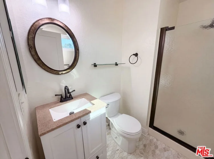 87 Pearl photo 15