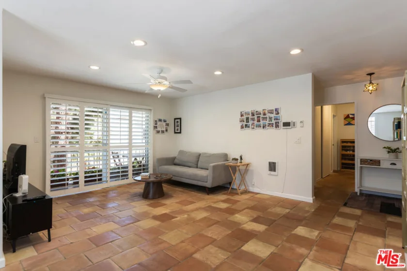5625 Windsor Way #207 photo 3
