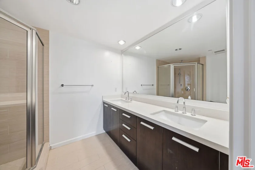147 N Berendo Street #301 photo 9