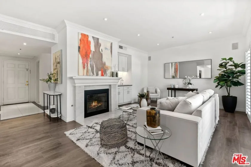 2025 S Beverly Glen Boulevard #2D photo 1