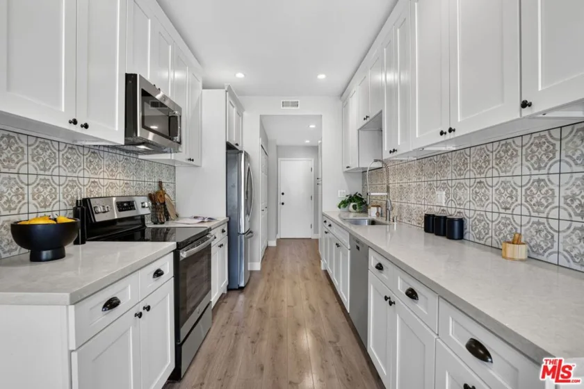 1509 Greenfield Avenue #207 photo 13