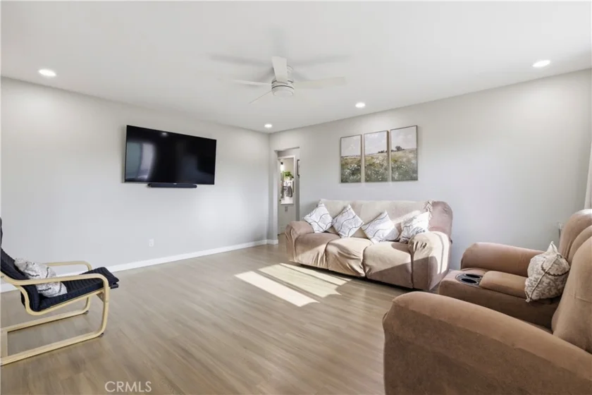 5535 Ackerfield Avenue #28 photo 1