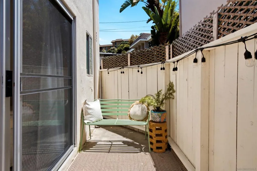 3063 Barnard Street #1 photo 7