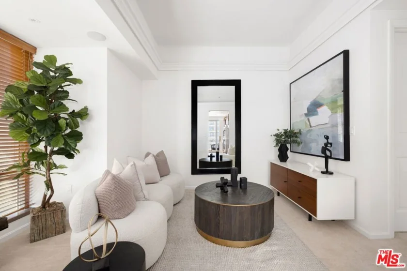 10727 Wilshire Boulevard #1001 photo 11