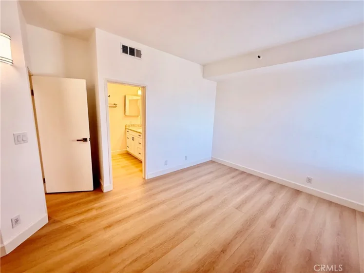1310 E Ocean #407 photo 26