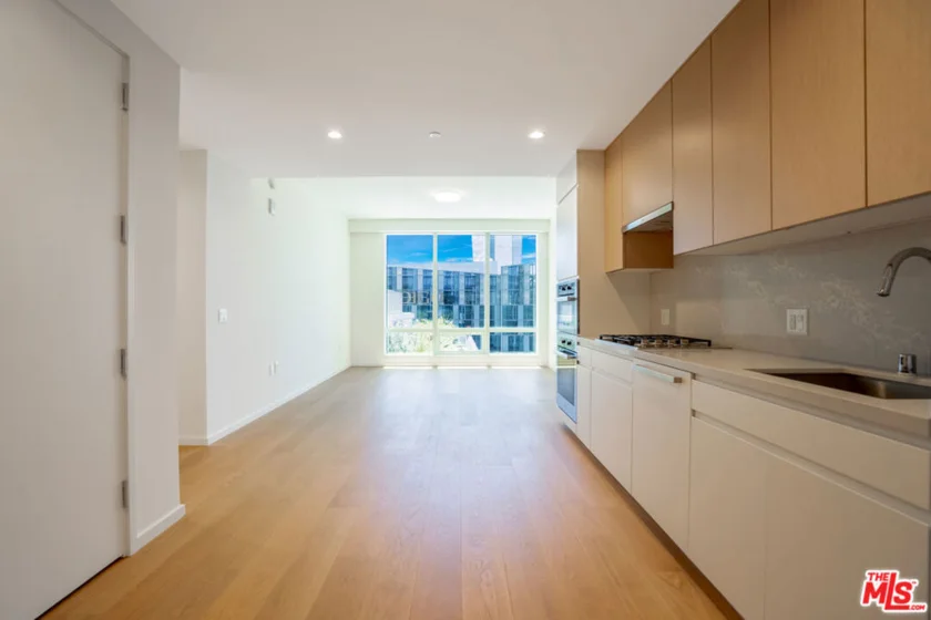 877 Francisco Street #2210 photo 39