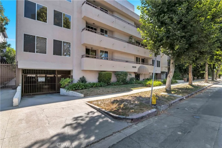 14530 Benefit Street #102 photo 37