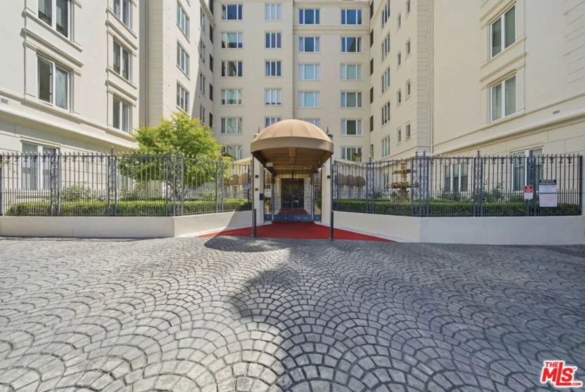 1424 N Crescent Heights Boulevard #49 photo 36