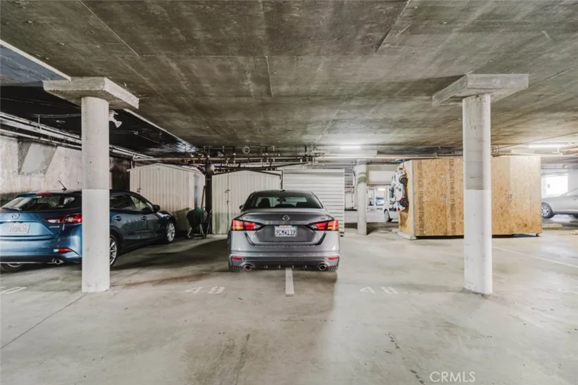 620 N Kenwood Street #208 photo 28