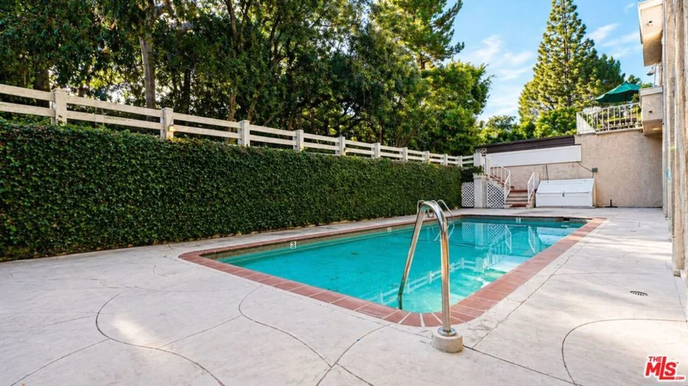 5139 Balboa Boulevard #12 photo 27