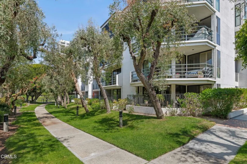 2920 Neilson Way #304 photo 26