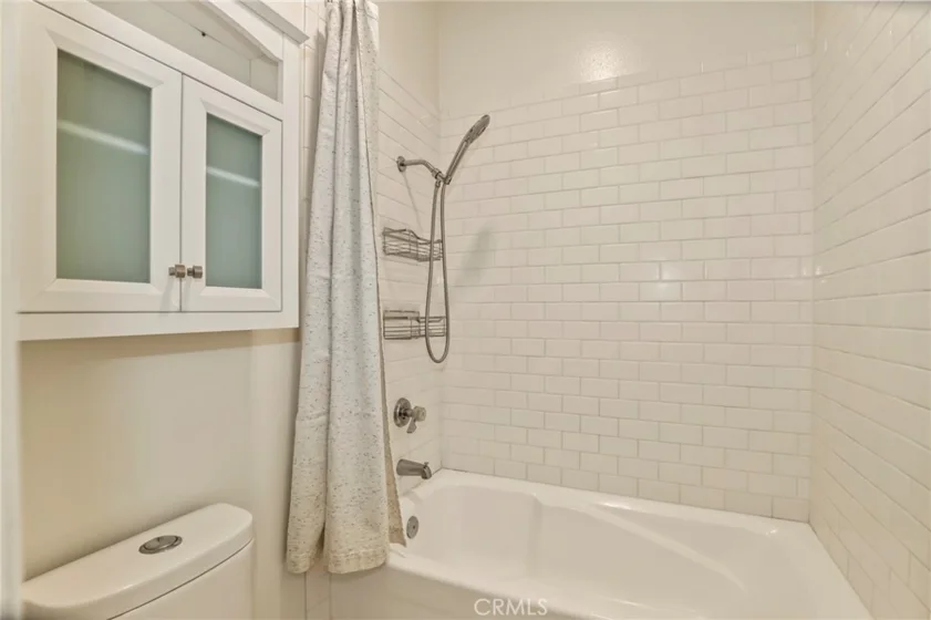 6525 La Mirada Avenue #112 photo 29