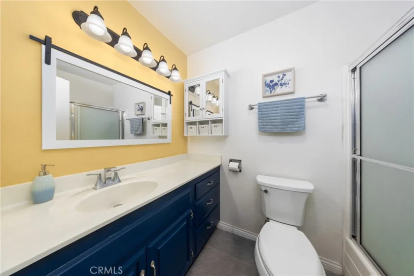 855 Las Lomas #B photo 18
