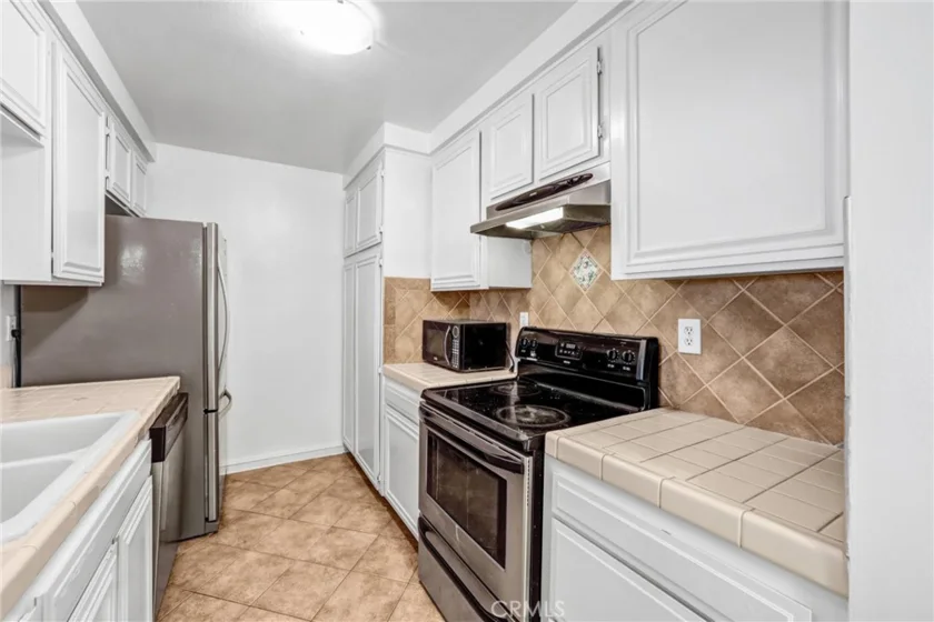5334 Lindley Avenue #219 photo 9