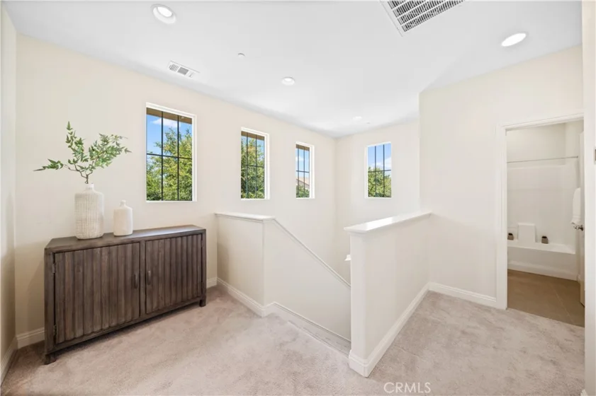 222 Compass photo 30