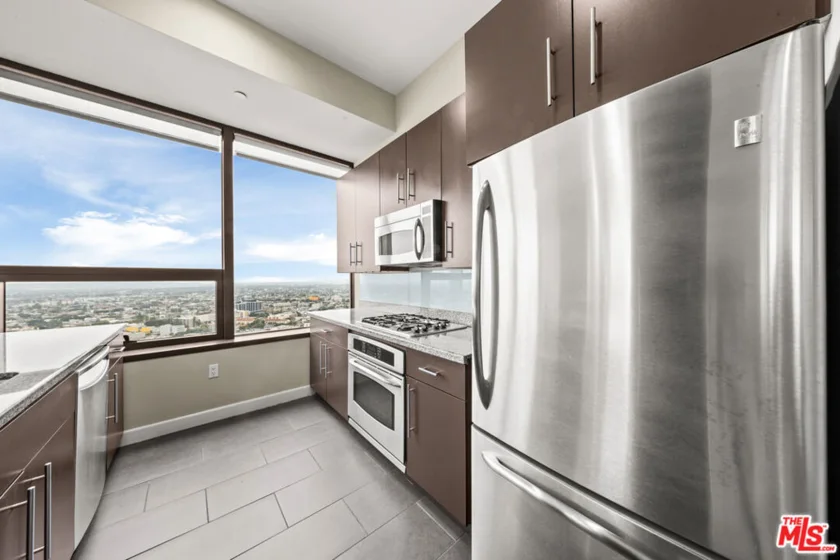 1100 Wilshire Boulevard #2411 photo 31