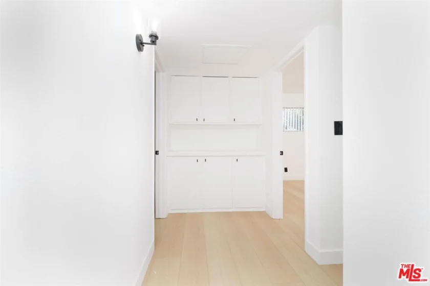 20134 Leadwell Street #334 photo 9