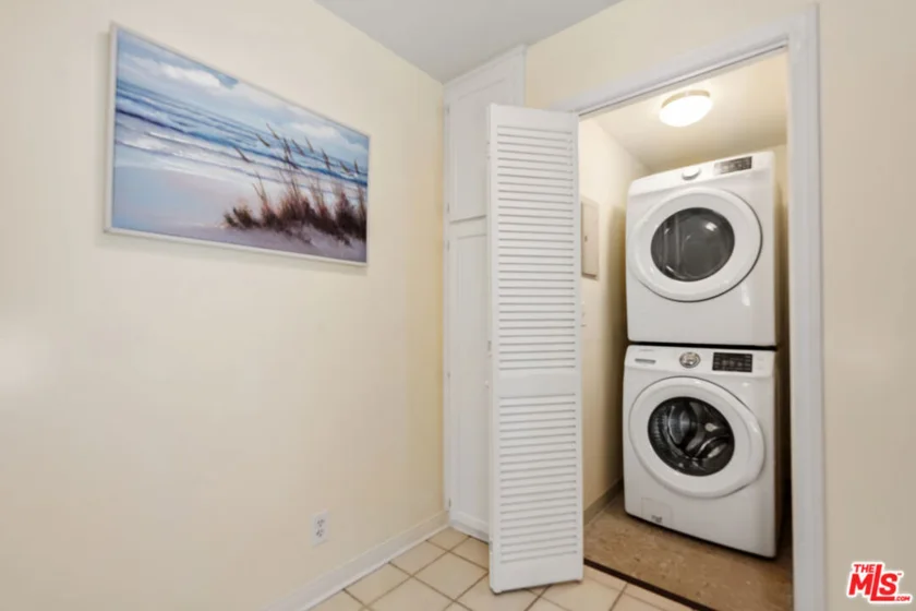 1375 Kelton Avenue #104 photo 7