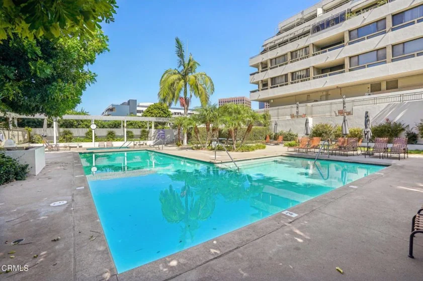 121 S Hope Street #408 photo 16