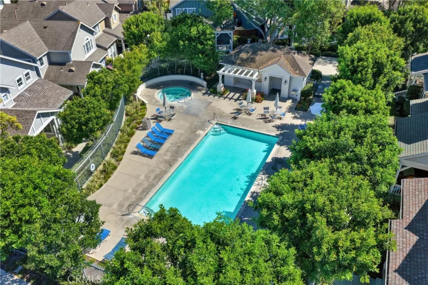 56 Nantucket Lane photo 37