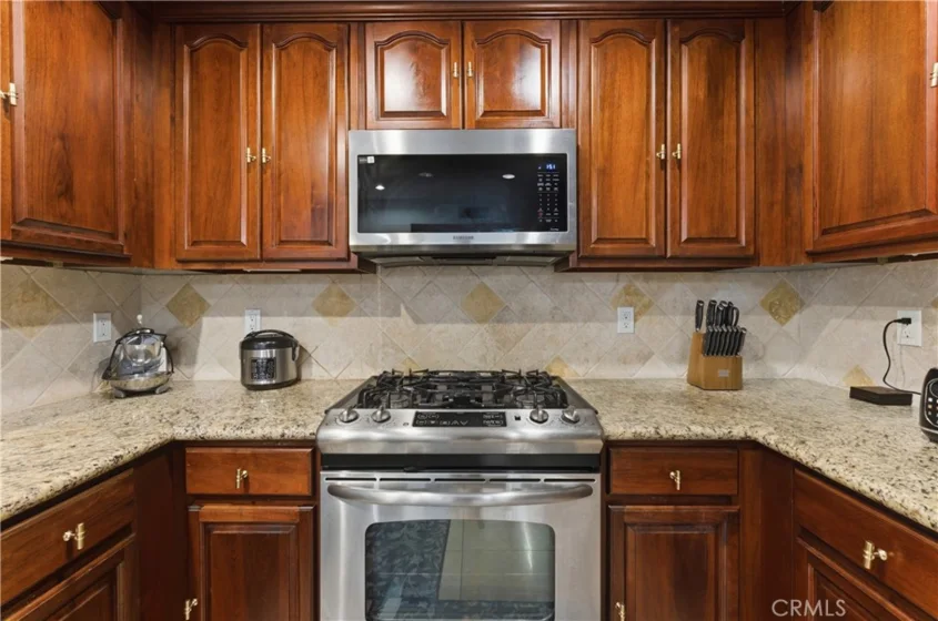 4733 Elmwood Avenue #203 photo 6