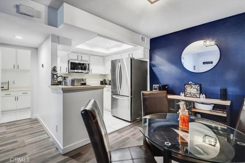 883 W 34th #N photo 28