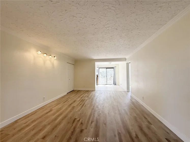231 Springview photo 2