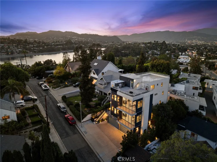 2311 Cove photo 2