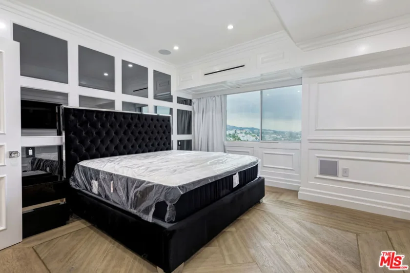 1155 N La Cienega Boulevard #1110 photo 12
