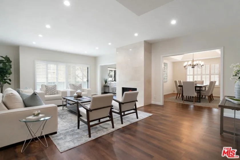 5416 Zelzah Avenue #101 photo 1