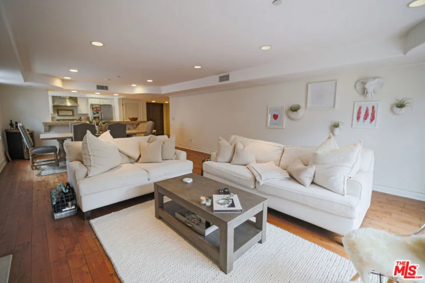 10390 La Grange Avenue #PH3 photo 2