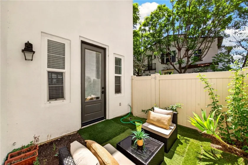 344 N Santa Maria photo 50