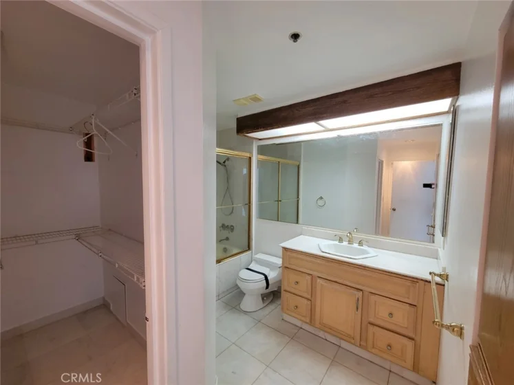 1310 E Ocean #905 photo 30