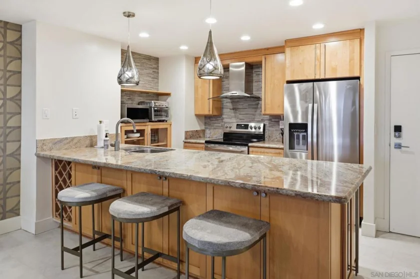 2500 Torrey Pines Road #403 photo 6