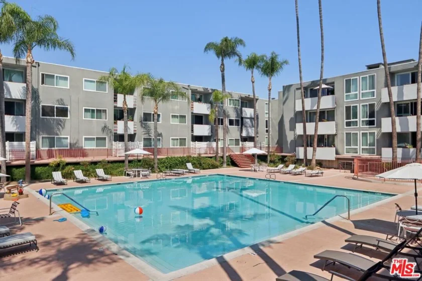 4915 Tyrone Avenue #102 photo 1