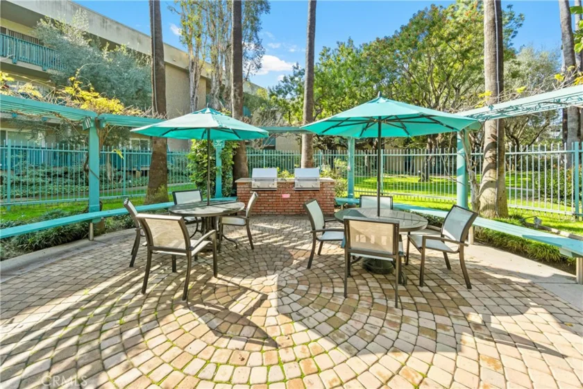564 N Bellflower #116 photo 23