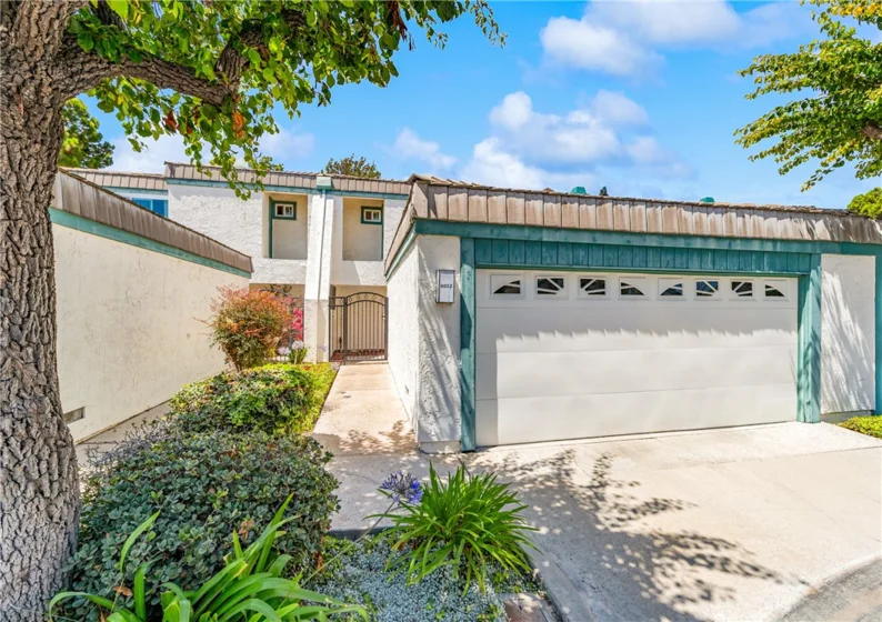 6823 Danvers photo 1