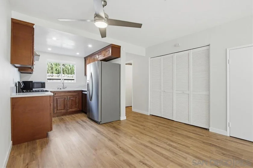 5130 N River Road #Unit B photo 17