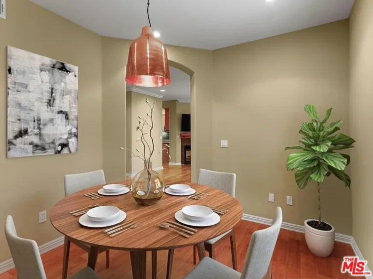 1810 S Barrington Avenue #5 photo 23